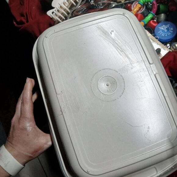 Tupperware White Food Storage Container - Picture 3 of 4